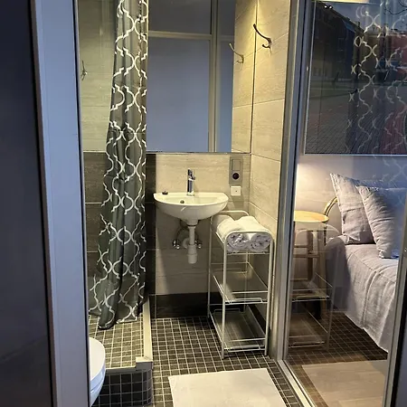 Reddoor 21 Freeparking 3* Ryga