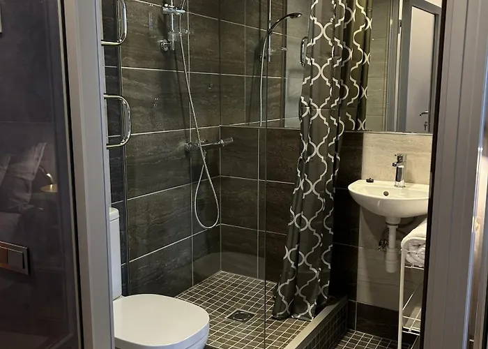 Reddoor 21 Freeparking 3* Ryga