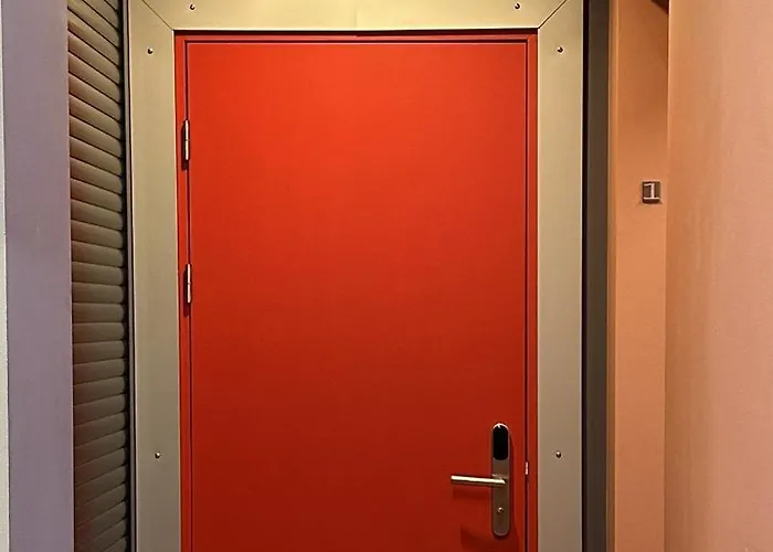 Reddoor 21 Freeparking 3*